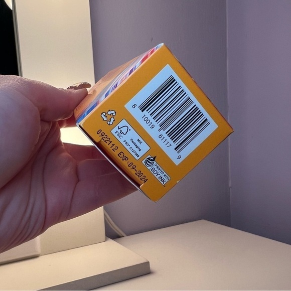 Good Molecules SPF 30 - Picture 6 of 6